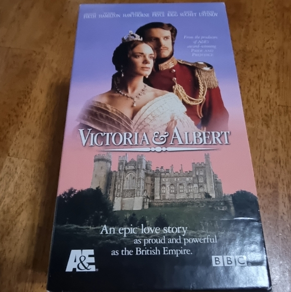 Victoria & Albert Vintage 2001 VHS Boxed Set - Picture 2 of 5
